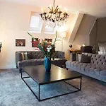 Hotell Luxury