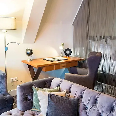 Luxury Szálloda