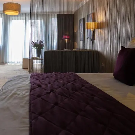 Luxury Szálloda
